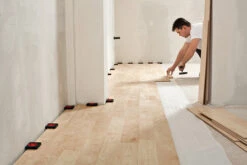 Bessey AV2 - Clamp, Flooring, Spacer -Deals Federated Tool Store AV2 1182x788at300 App 02 68353.1580905370.520.520